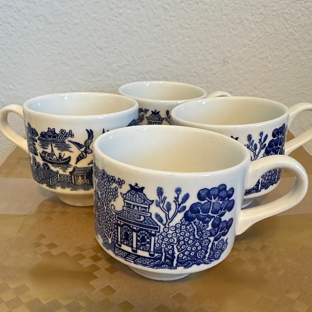 Churchill made in England cups. Set of 4.